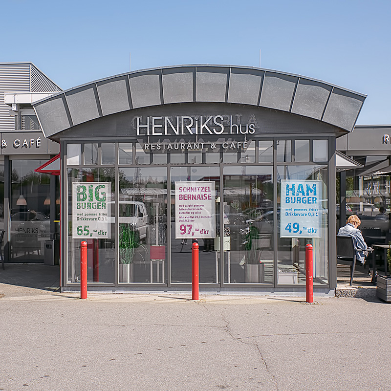 Außenansicht von Henrik's Hus Restaurant & Café in Harrislee